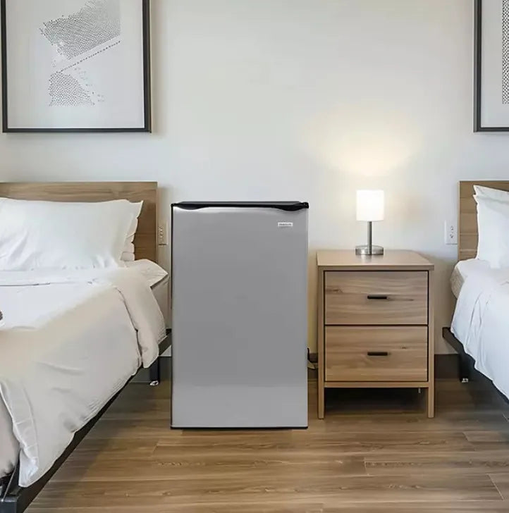 Refrigerador Mini Frigobar Frigidaire 3.2 Pies Compacto Gris