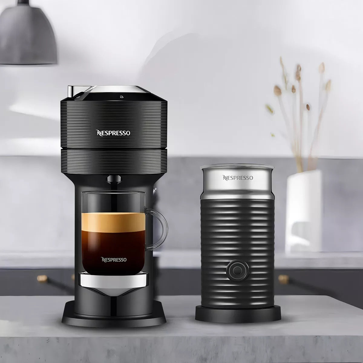 Cafetera Nespresso Vertuo Next + Aeroccino Color Negro